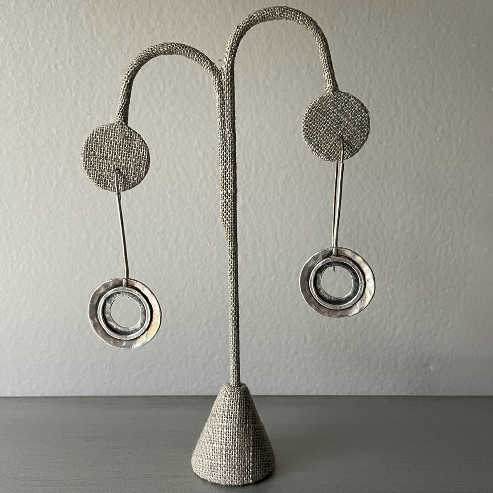 Silpada • Oxidized Hammered Cut Out Circle Threader Earrings (W1654)